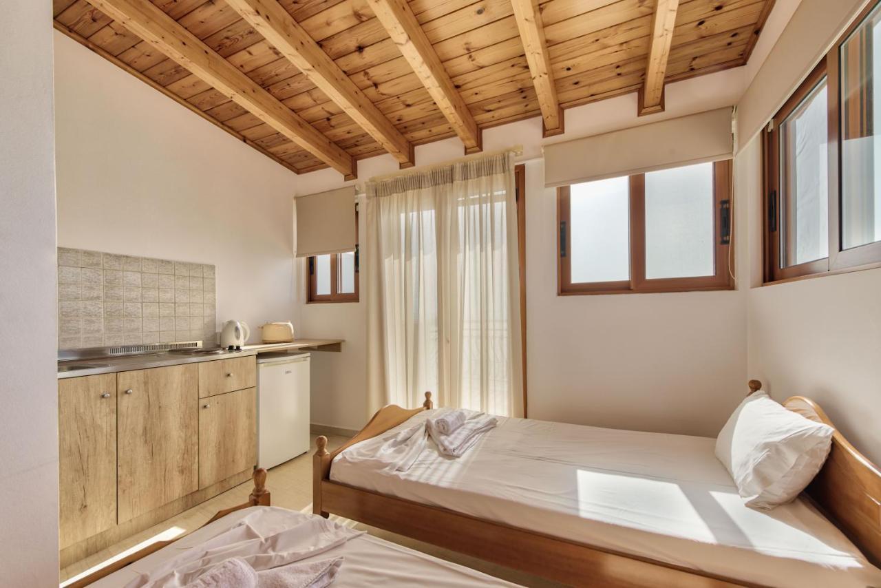 Saint Loukas Studios Zakynthos Town Luaran gambar
